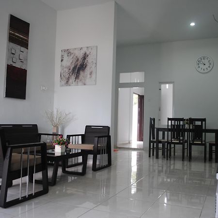 Golden Hawaii Villa Singkawang Exterior foto